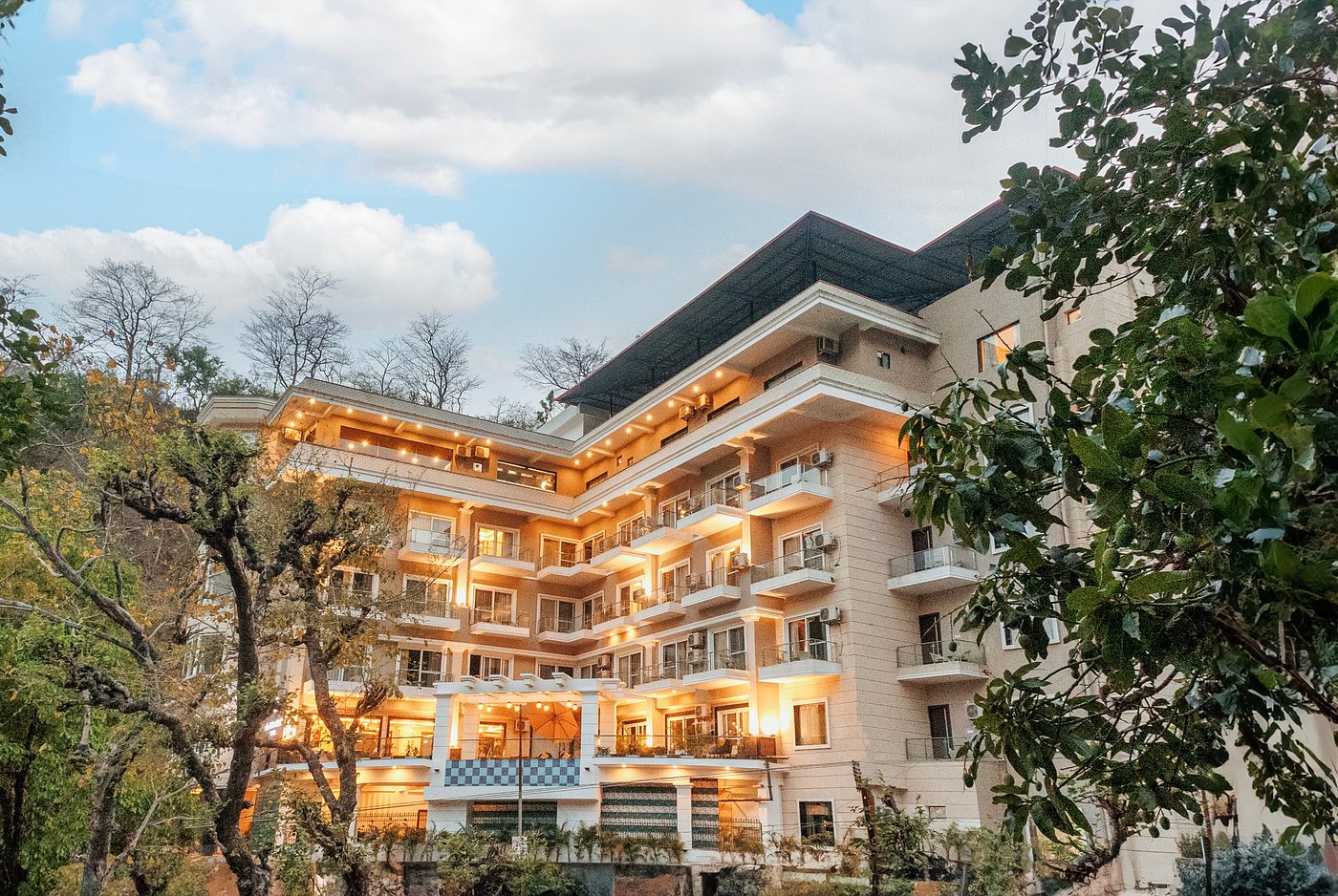 Stone Wood Hotel